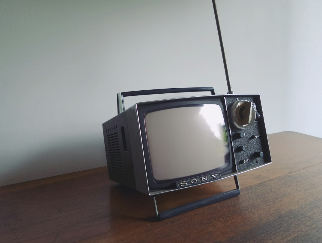french tv presenter vintage